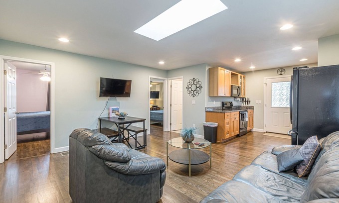 West End Casa | Central Atlanta 2BR with Driveway