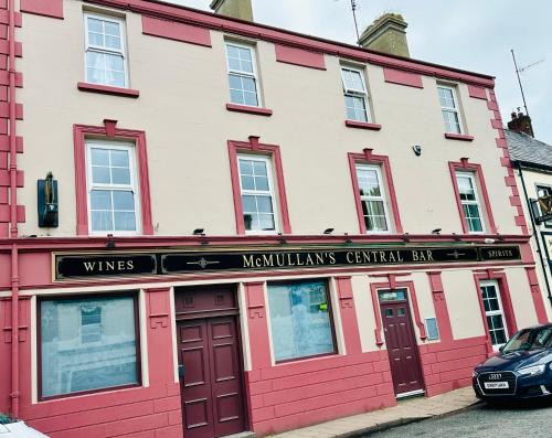Cushendall Cama Y Desayuno | Central Bar Guesthouse