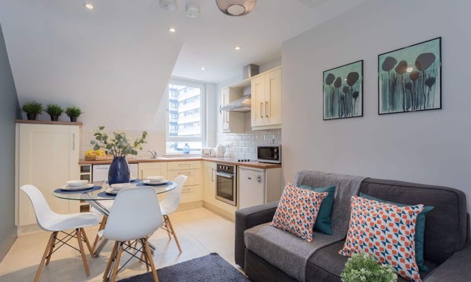 Queens Quarter Apartamento | Central Belfast Apartments: 7 Camden Street