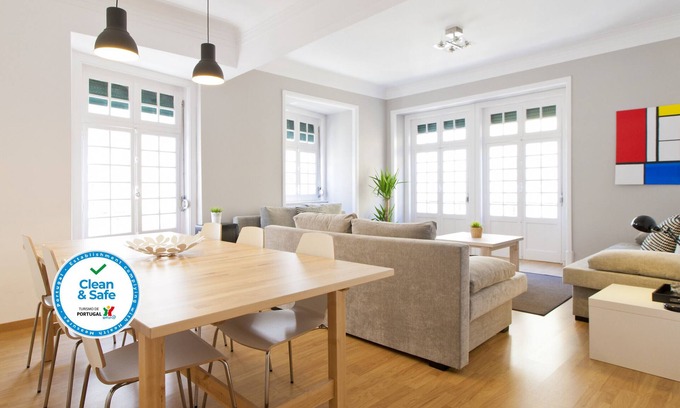 Misericordia Apartamento | Central Chiado 2E by Central Hill