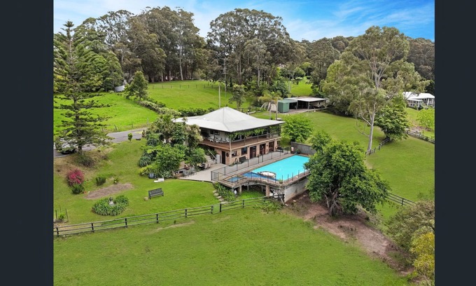 Glenning Valley Casa | Central Coast Alpaca Farm Stay - On 5 secluded acres with pool