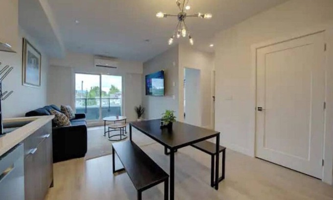 Newton Condominio | Central Condo with AC and Private Balcony