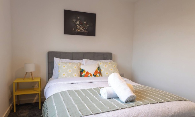 Holbrooks Casa | Central Coventry2 Bed House w/Parking|Fast Wi-fi