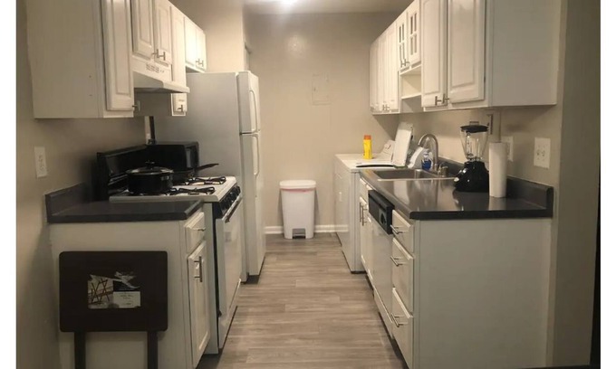 Laurel Apartamento | Central DMV 2BR Apartment