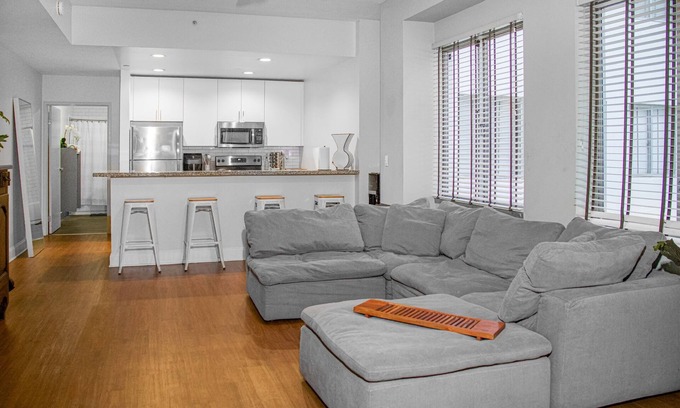 City West Apartamento | Central DTLA 1-Bedroom – Walkable, Modern, 24 hrs amenties and Cozy Stay!