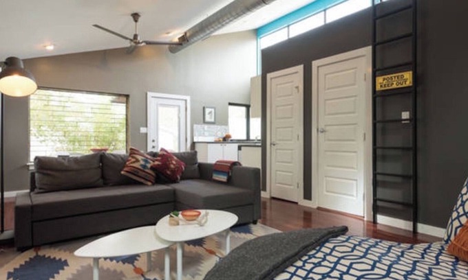 Rosewood Casa | Austin Boutique Hotel Styled 2 Ideal para grupos grandes (Casa Moderna 2)