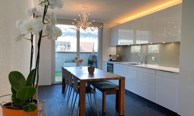 Biel Casa | Central & Elegant Room in Biel