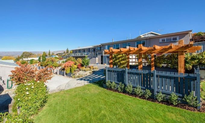 Lowburn Hotel | Central Gateway Motel