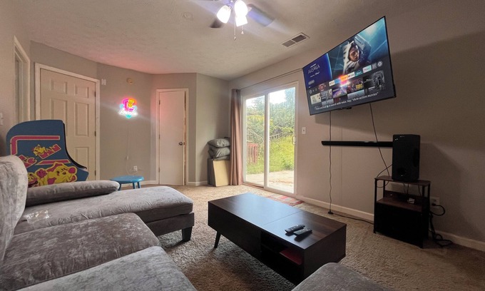 Belmont Casa | Central Getaway, Cozy Space