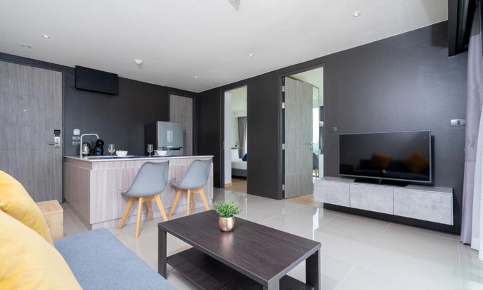 Kathu Apartamento | Central Hill View 2BR Apartment A616 D