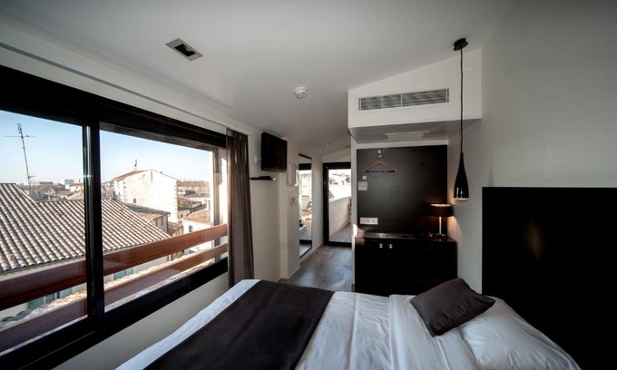 Nimes City Centre Hotel | Central Hotel