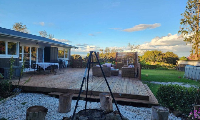 Kerikeri Casa | Central Kerikeri home. Gym, sauna, firepit,1 Acre.