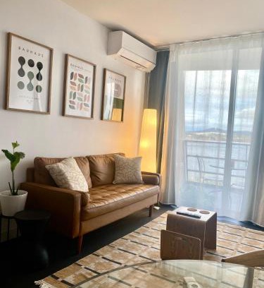City West Apartamento | Central Lakeview Apartment near ANU - free parking