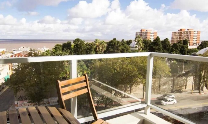 Barrio Sur Apartamento | Central, light apartment with a great view MVD, up to 6 guests; inside garage