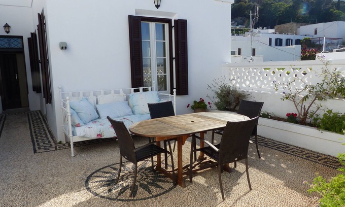 Lindos Villa | Casa de pueblo reformada con simpatía en el corazón del pueblo de Lindos