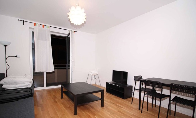 Offenbach am Main Apartamento | Central Lovely 2ROOM Apartment for 4 / ESTACIÓN DE TREN