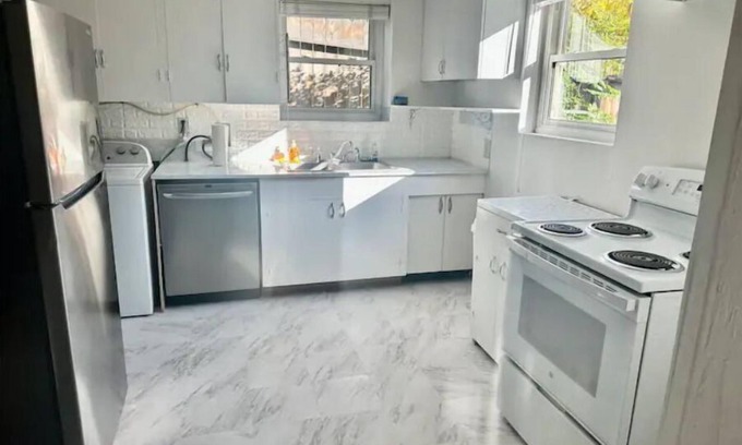 West University Casa | Central located newly renovated duplex house,3 bd 1 bath whole downstairs unit