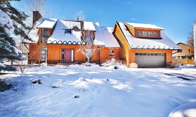Park Meadows Casa | CENTRAL LOCATION: Beautiful Four Bedroom 3.5 Bath Home