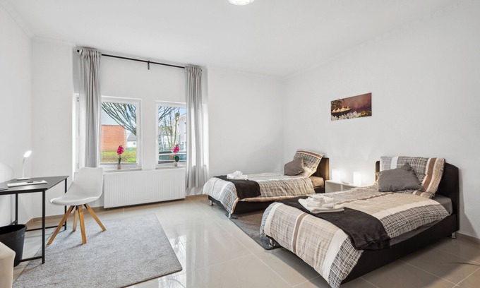 Mettmann Apartamento | Central location... Ideal for business people, fitters...3 rooms, WiFi, SmartTVs