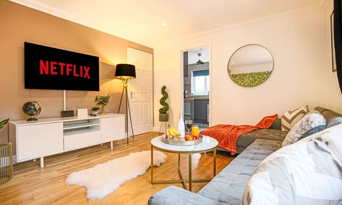 Milton Keynes Casa | ⭐️Central MK House with Garden, Parking & Smart TV⭐️
