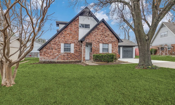 Haltom City Casa | Central Modern DFW Perfect for Families & Groups!