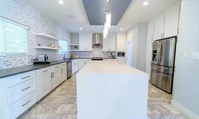 Ederville Casa | Central Modern Home in DFW Fort Worth Arlington