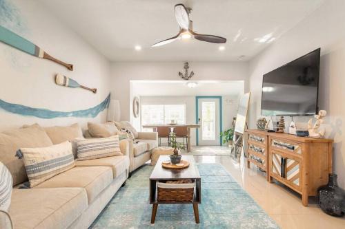 Central Fort Lauderdale Casa | Central Nautical Themed 4 bed 2 bath Home