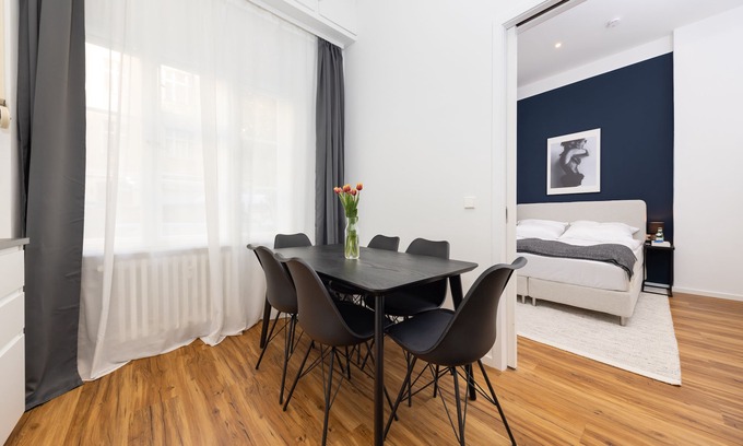 Gesundbrunnen Apartamento | Central Nests - Apartment for 6 guests with 2 full bathrooms