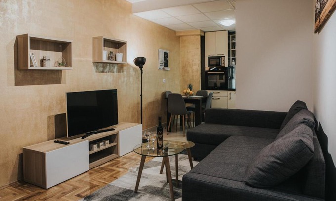 Grbavica Apartamento | Central New Apartment