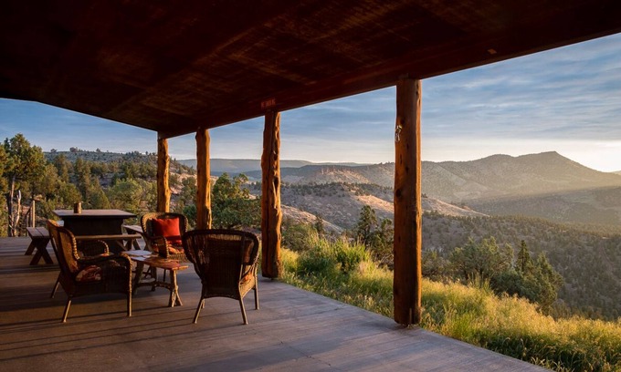 Prineville Cabina | Escapada al centro de Oregón con increíbles vistas al lago y a la montaña