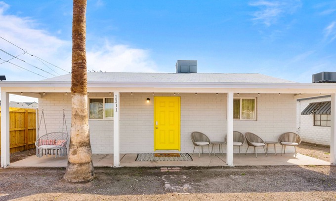 Garfield Casa | Central Phx Kid/Pet friendly home next to Banner Hospital & Historic Coronado