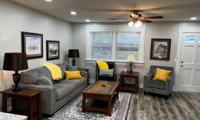 Lebanon Casa | Central Retreat C, NEW Family and Pet Friendly