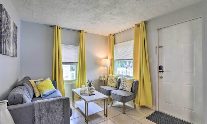 Sarasota Casa | Central Sarasota Home: 8 Mi to Siesta Key!