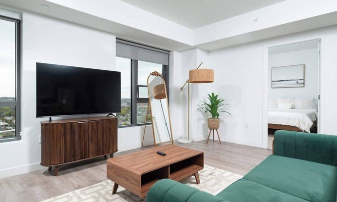 Central Square Apartamento | Central Serene 2BR Penthouse Near MIT & Harvard with King bed GYM Parking