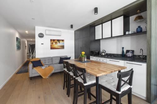 Abbotsford Apartamento | Central Simplicity - Modern Inner-city Living