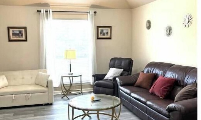 Gonzales Casa | Central Spacious convenient I-10