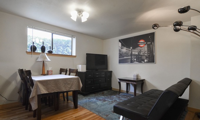 Yesler Terrace Casa | Central Spot, 4 beds, Stocked Kitchen