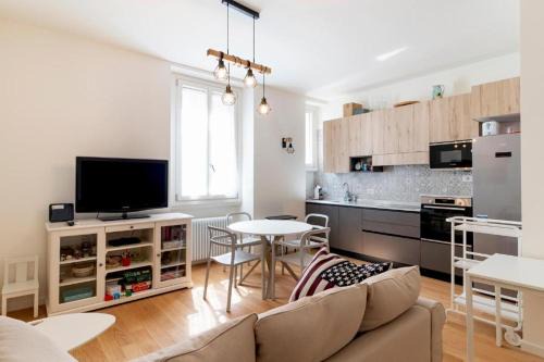 Centro Direzionale Apartamento | Central station aptament