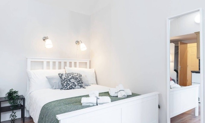 Dublin Apartamento | Central Studio Apartment Fast WiFi TV and Kitchen
