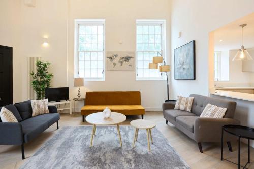 Tadworth Apartamento | Central Tadworth Terrace Flat - Split- level 2BDR