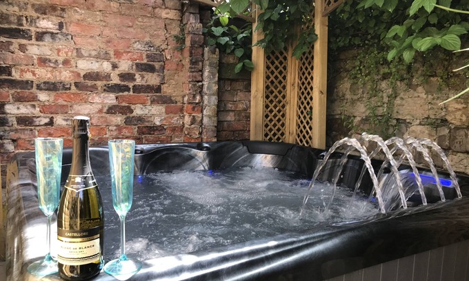 Ripon Casa | Casa central con jacuzzi, bañera de hidromasaje y sala de TV 3D