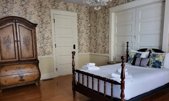 Danville Apartamento | Central W. Main Location! Safe & Ideal for Travelers & Professionals Alike.