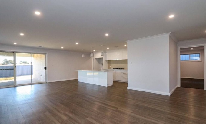 Kelso Casa | Central West. It is in a quiet culdesac and only 4 years old
