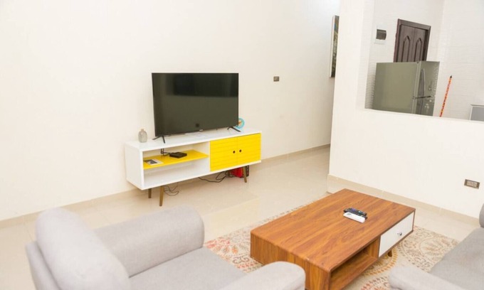 Gombe Apartamento | Centralized in Gombe & accessible - 1BR Entire rental unit in Kinshasa