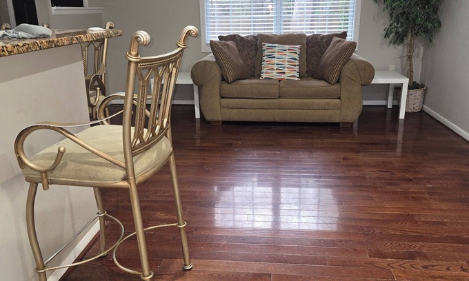 Friendly Casa | Centrally located charming 3-bedroom house with WiFi and AC in Fort Washington
