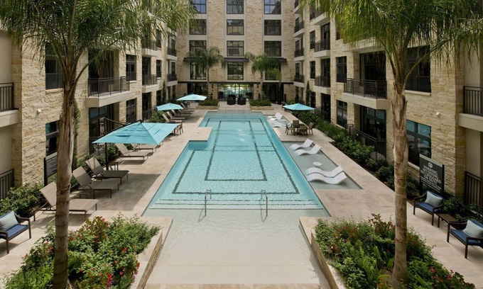 The Galleria Condominio | Centrally located 1 bedroom condo in Galleria
