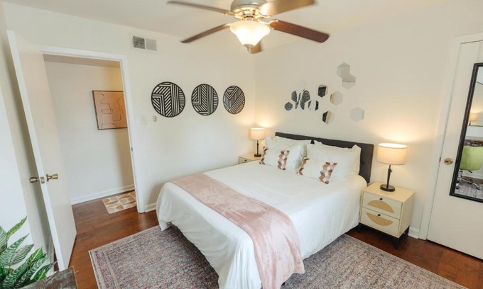 Midtown Apartamento | Centrally Located 2BR Overton Square Unit 1 Fast WiFi Free Parking Yes Pets