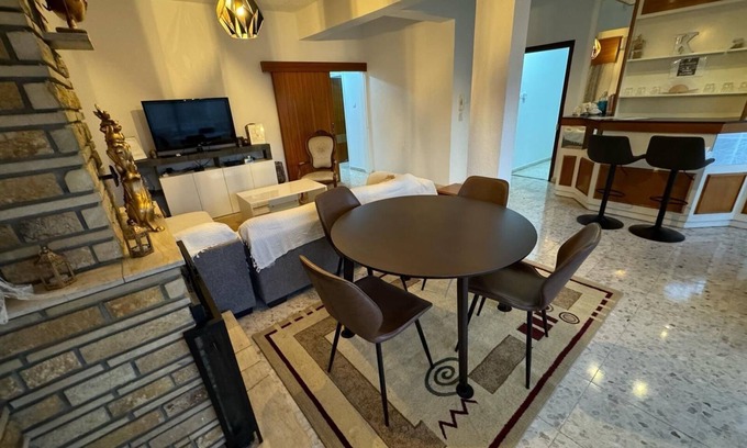 Kato Polemidia Apartamento | Centrally located 3 bedroom apartment in Limassol Cyprus