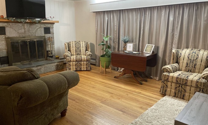 Prospect Casa | Centrally Located 3BR Single-Level House