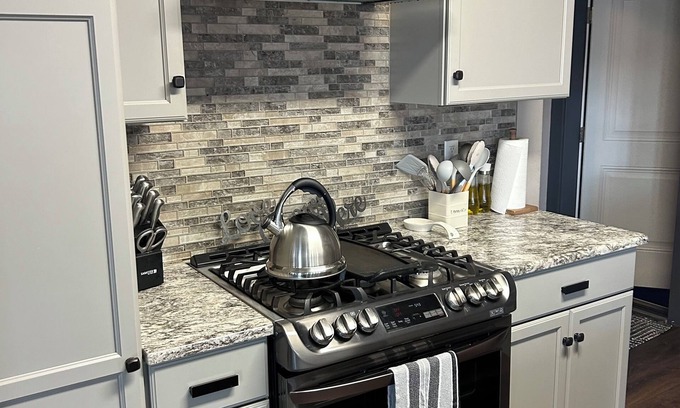 Lewiston Casa | Centrally Located 4-bedroom house in Lewiston with a View, close to College